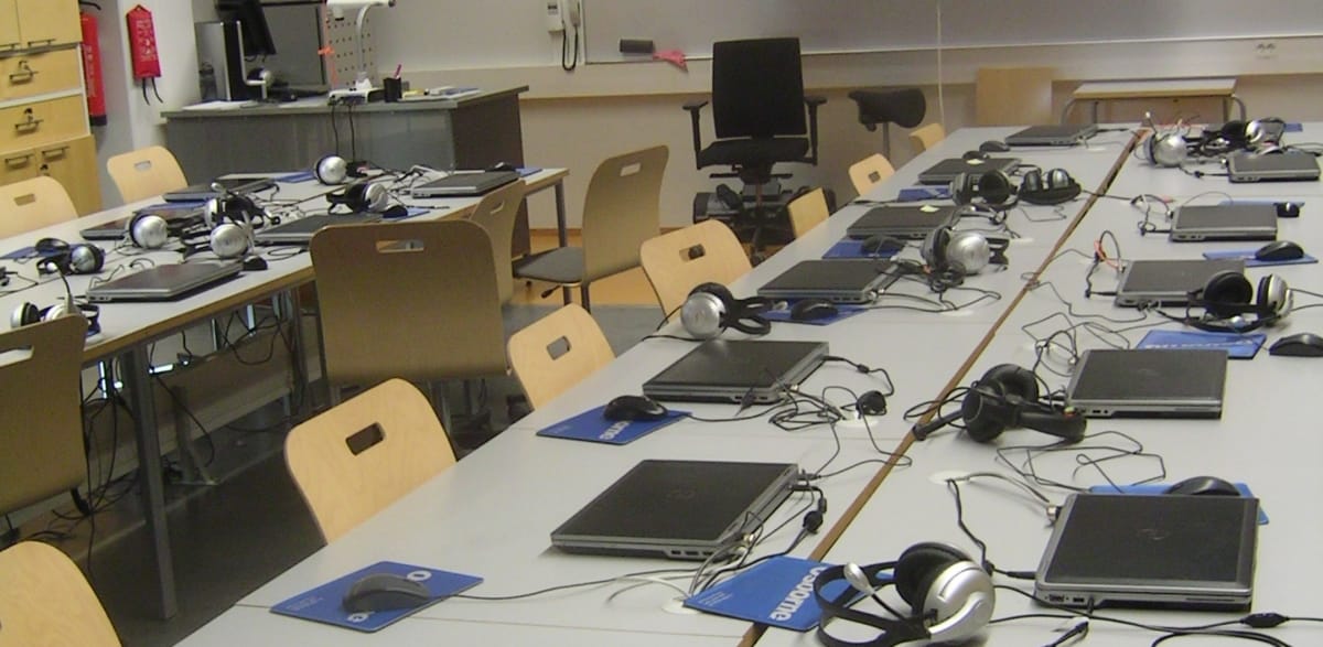 Ingyenlazac és okostábla – nézze, ilyen egy finn iskola!