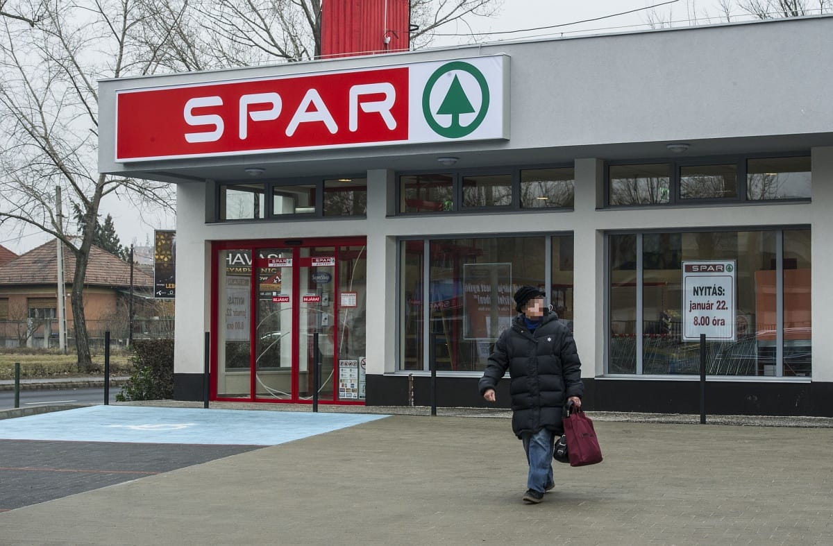 Megvan, mekkora béremelést kapnak a Spar-dolgozók