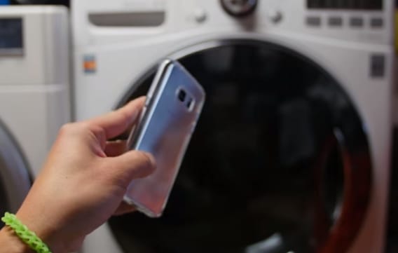 Vízálló? Ez történik, ha egy Galaxy S7 a mosógépbe kerül – videó