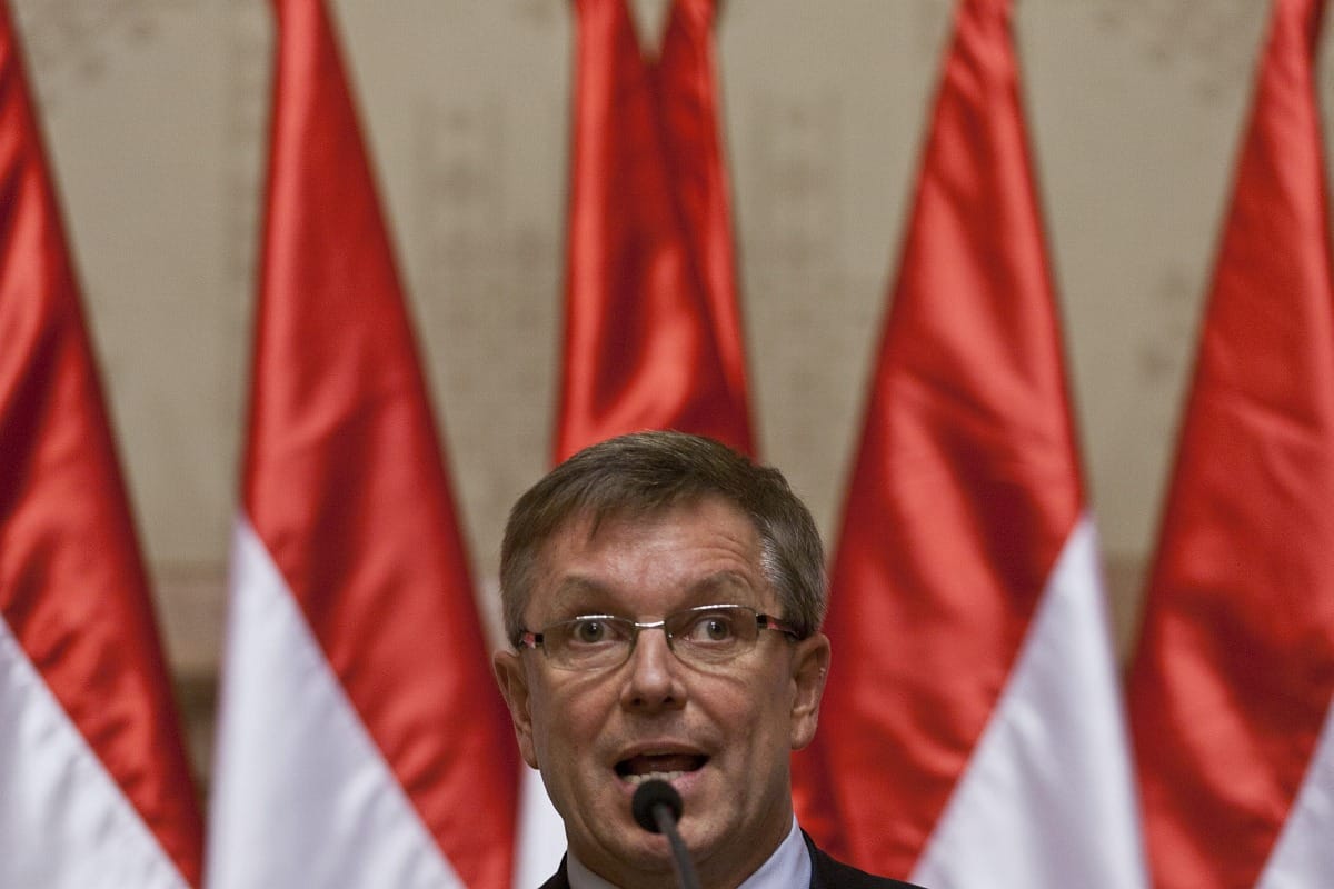 Engedett a kormány, kínban a szakszervezetek 