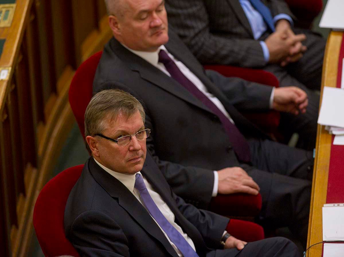 Menekülne Matolcsy adója elől, aki teheti