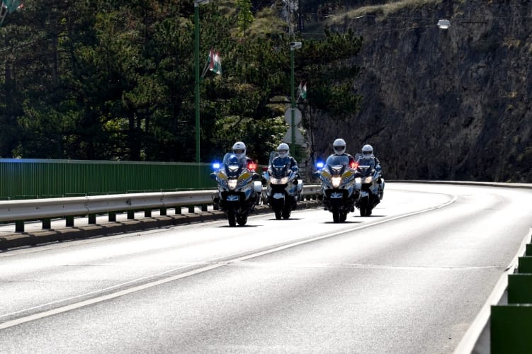 Itt a legújabb rendőrségi motoros akciófilm