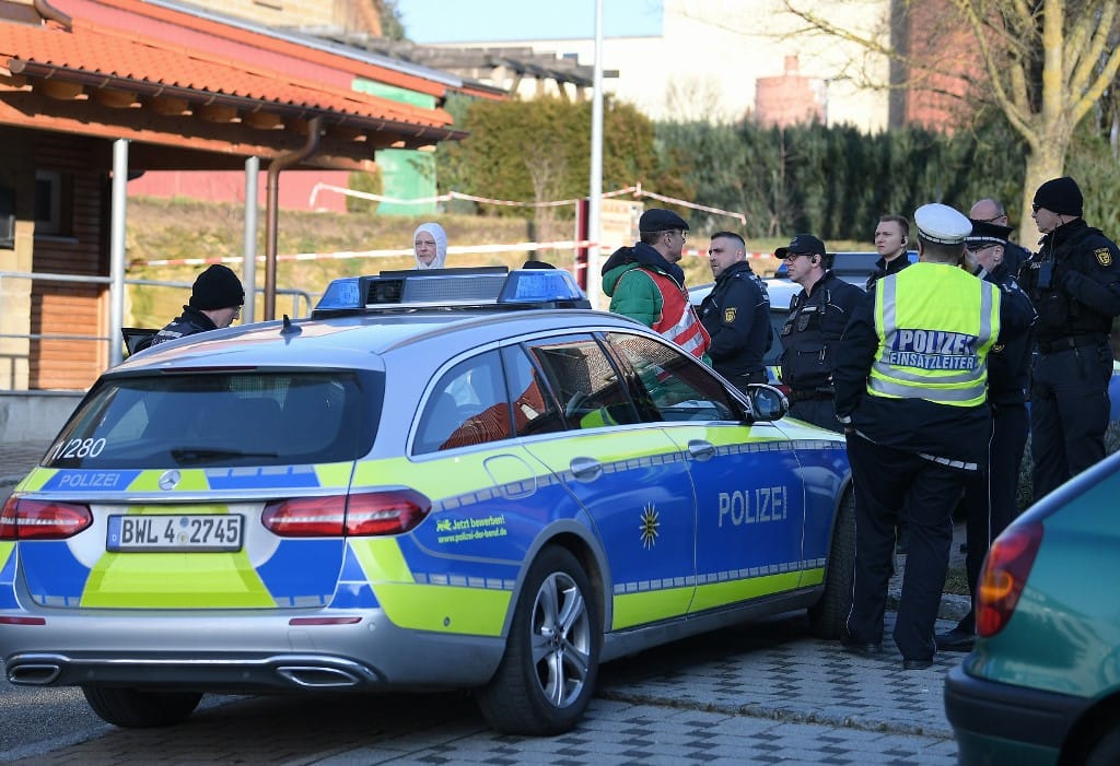 Hatan meghaltak egy németországi fegyveres támadásban