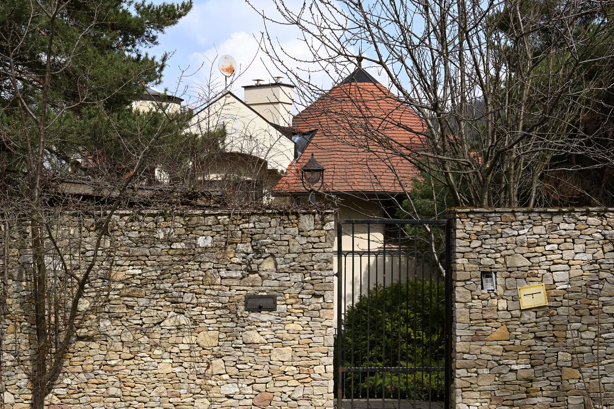 Már a lakcímkártyájuk sem érvényes Tarsoly Csabáéknak