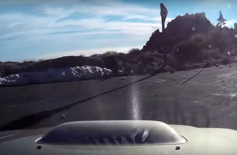 Ennek a sofőrnek hatalmas mázlija volt – videó