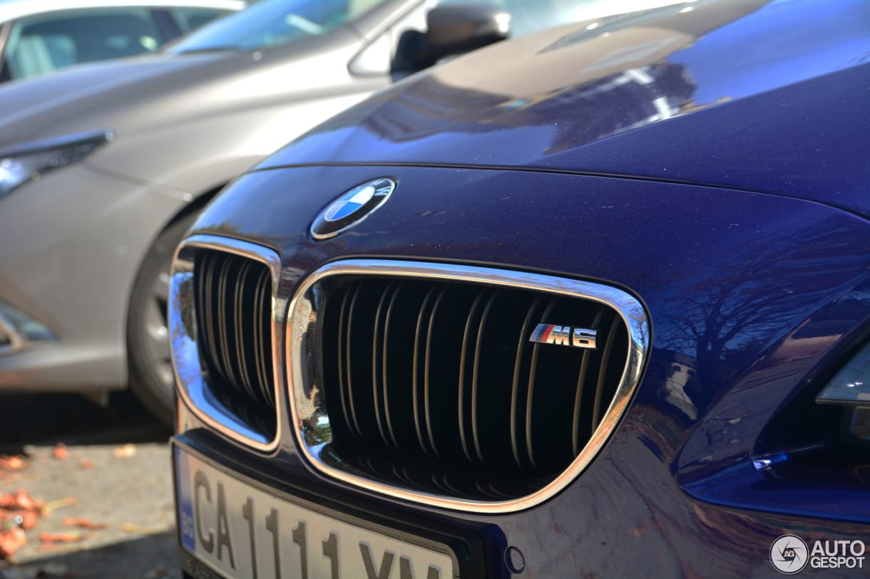 A nap képe: ez a BMW M6-os két parkolóhelyet foglalt el – meg is kapta a büntetését