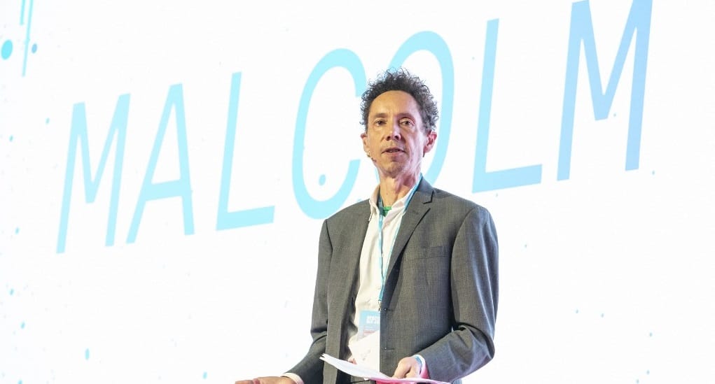 A világ egyik legnépszerűbb írója, Malcolm Gladwell Budapestre jön