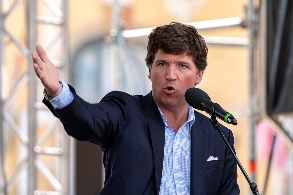 Újra Magyarországra jön Tucker Carlson