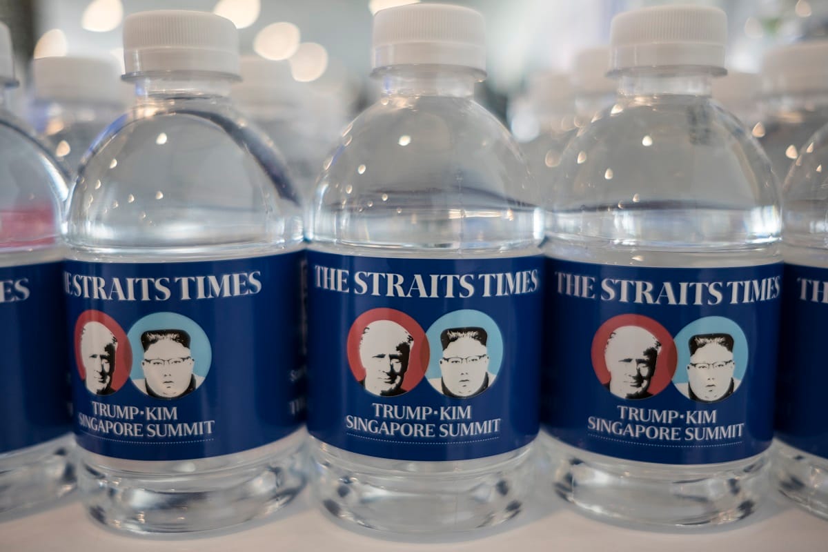 Pazar menüsorral kényeztették Kim Dzsong Unt és Donald Trumpot