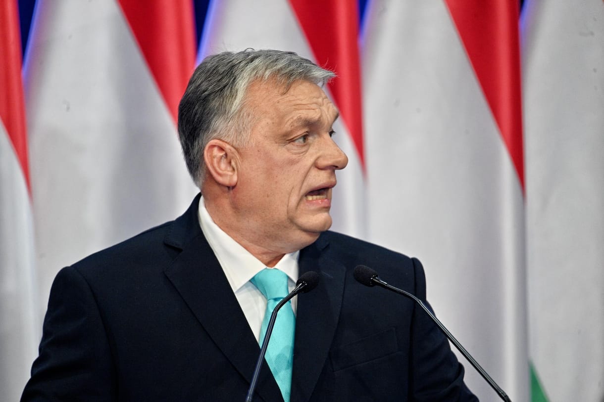 Itt az újabb kormányzati agyrém: az Atomenergia Hivatalnál lehet panaszt tenni arra, aki kétségbe vonja, hogy az anya nő, az apa férfi