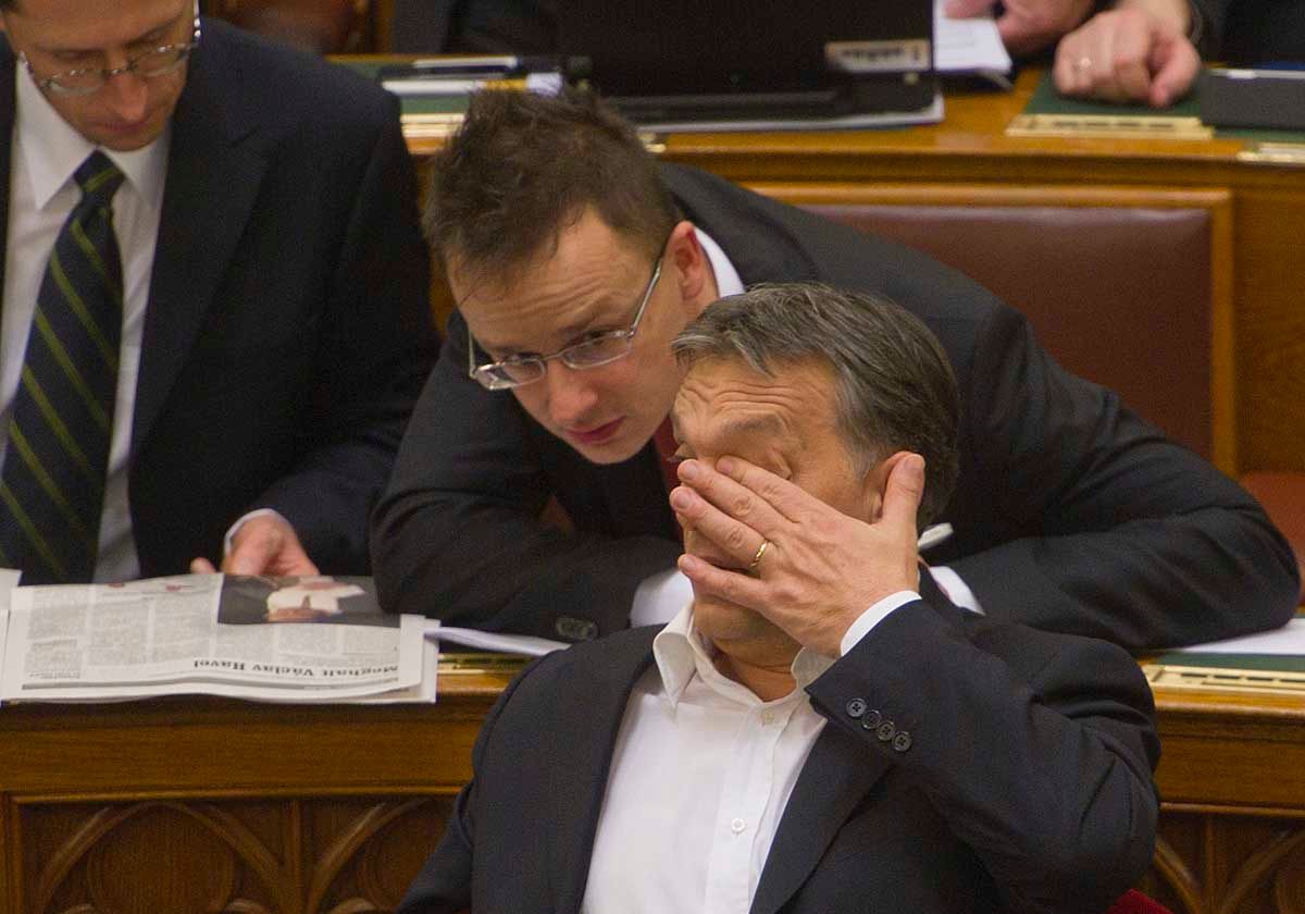 Nem találják Szijjártó helyét a kommunikációs cunamiban