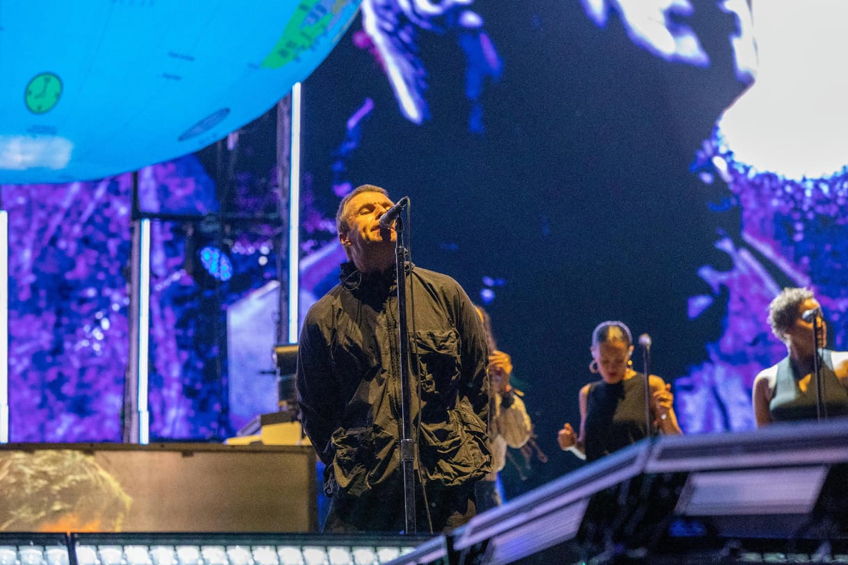 Az Oasis megnyugtatta a közönségét: „Nálunk nincs ez a coldplayes, sunyi kamerás szar”