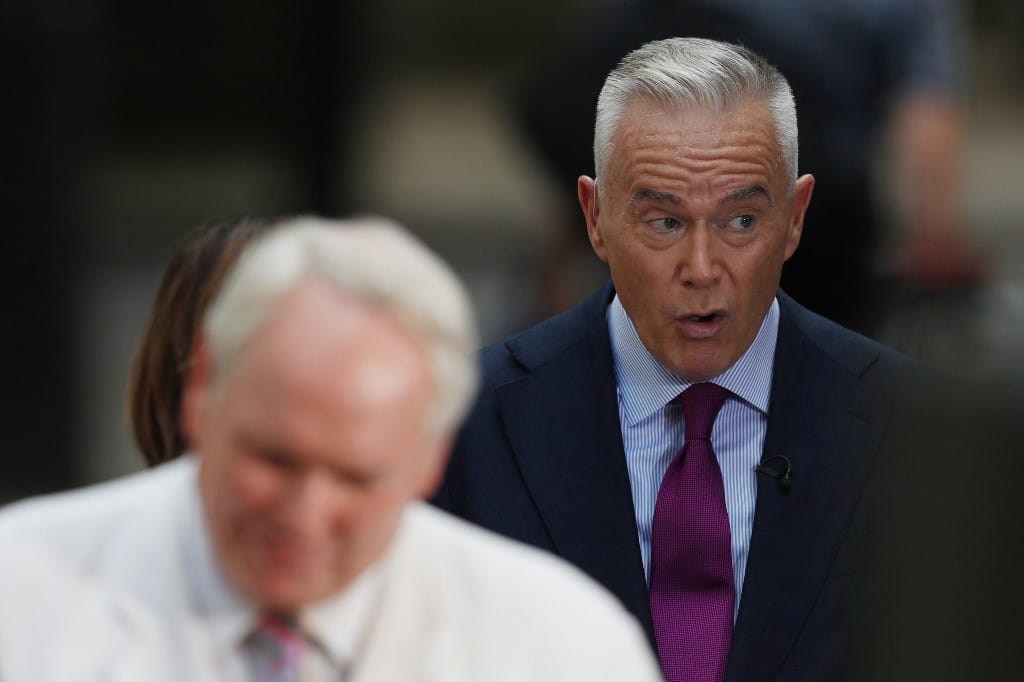 Pedofil képek miatt emeltek vádat a BBC volt sztárriportere, Huw Edwards ellen