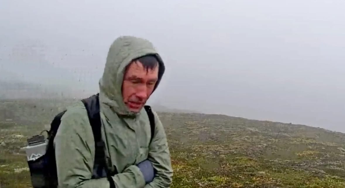 Medvéket figyelő vadkamerán kért segítséget egy eltévedt túrázó Alaszkában - videó