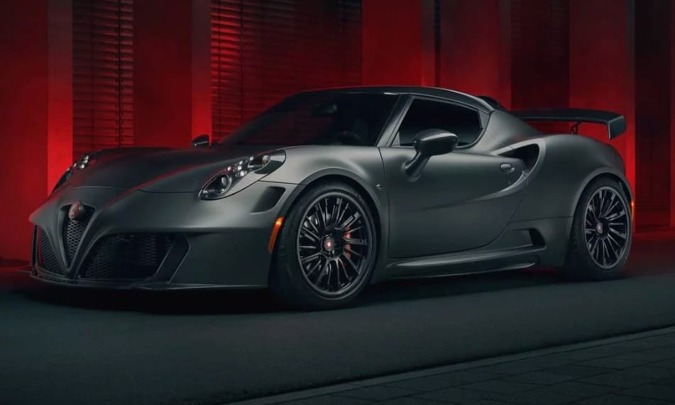 Valódi zseb-Ferrari: itt az 500 lóerős Alfa Romeo 4C