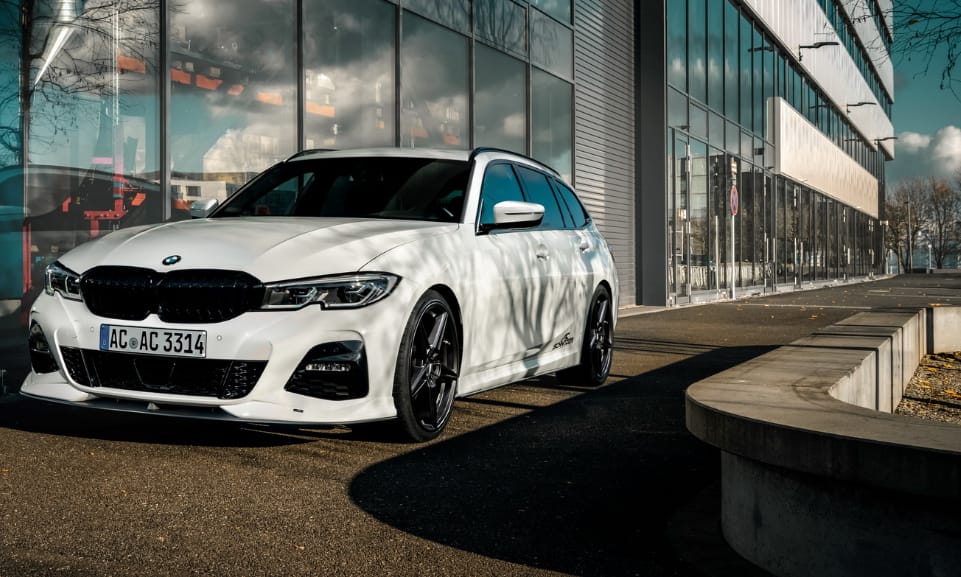 Spórolós családi sportoló: 315 lóerős dízel 3-as BMW kombi érkezett