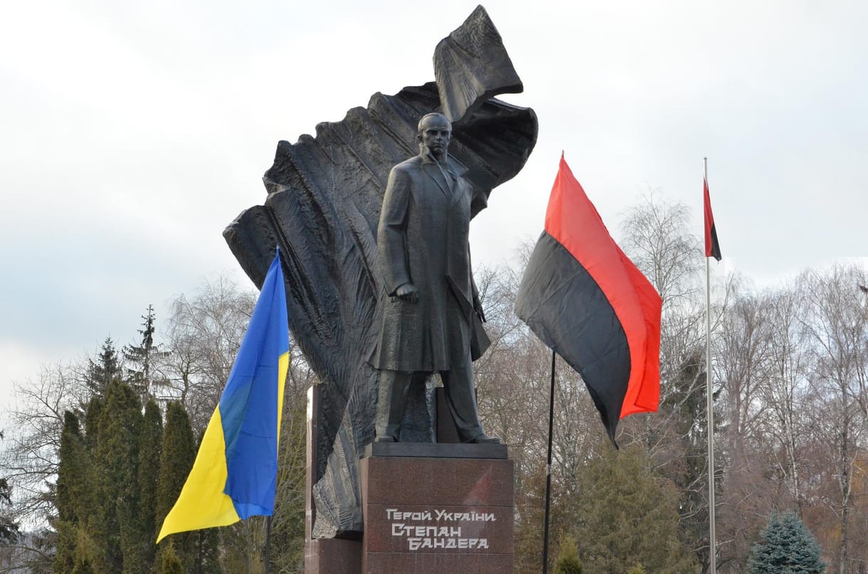 Révész Sándor: Nácikkal a hazáért?