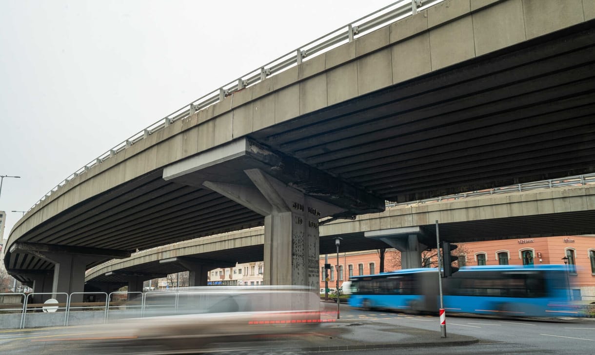 Szombaton elkezdődik a Flórián téri felüljárók felújítása, ezekkel a változásokkal kell számolni