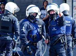 Tömegzavargás és rendőri akció Belgiumban