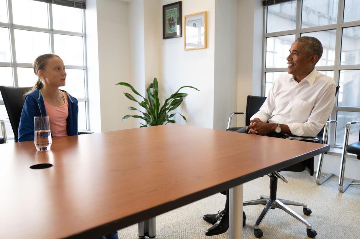 Greta Thunberg ökölpacsizott egyet Barack Obamával