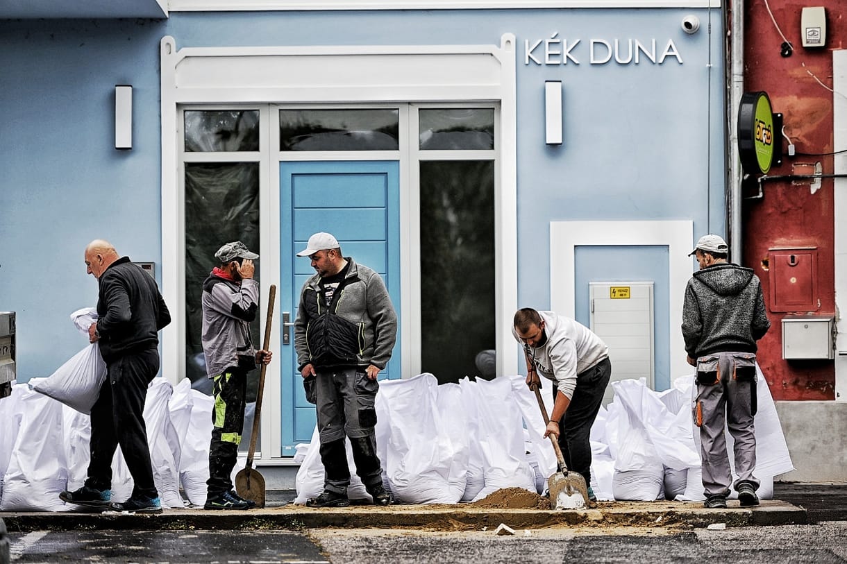 Fotókon mutatjuk a szentendrei árvízi készülődést