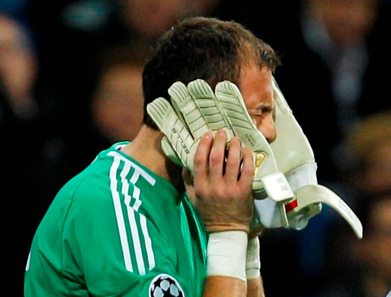 Videó: eltört a Real Madrid kapusának állkapcsa