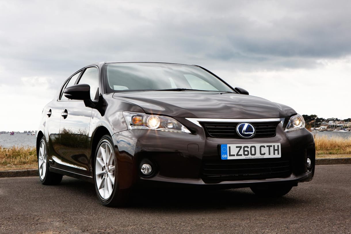 Több mint félmillió eladott hibridnél tart a Lexus