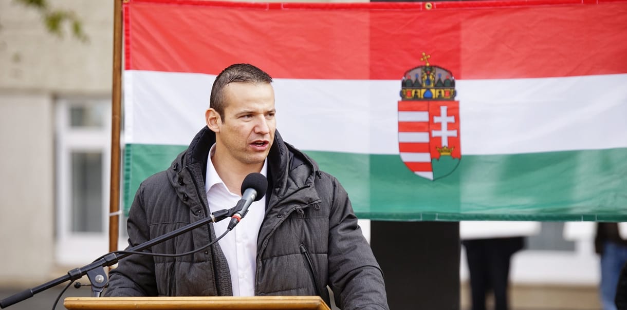 Megint elfogadták: tilos az arcot elfedni Toroczkai falujában
