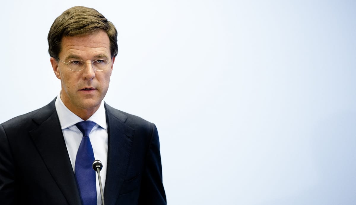 Holland miniszterelnök: Ez undorító történelemhamisítás