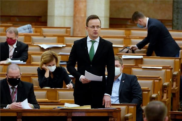 Pár hónapon belül két új központot is kapott a magyar hírszerzés