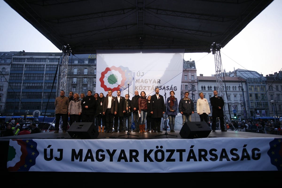 Vonulásos tüntetést tartanak május elsején szakszervezetek és a netadós civilek