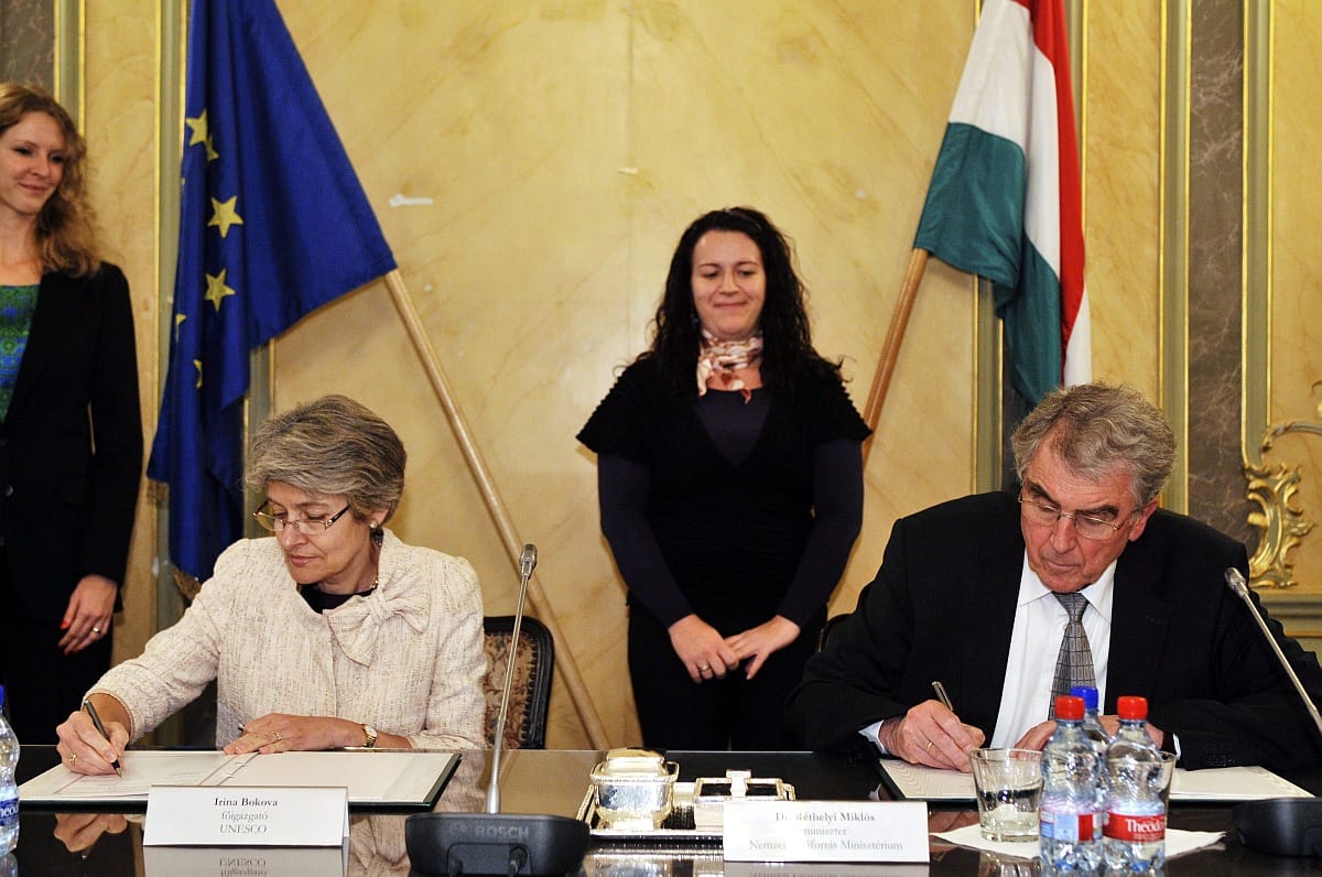Együttműködik a kormány és az UNESCO 