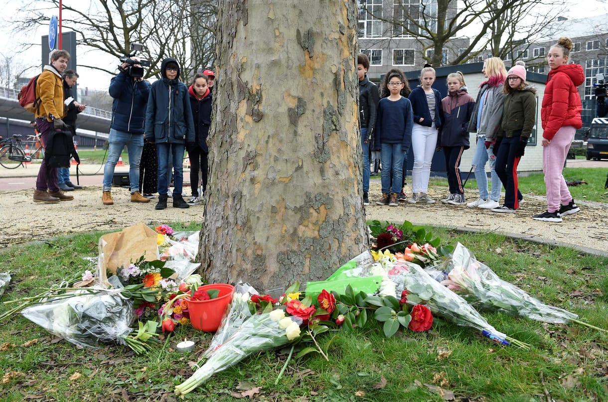 Elengedték az utrechti lövöldözés két gyanúsítottját, már csak az elkövetőt tartják fogva