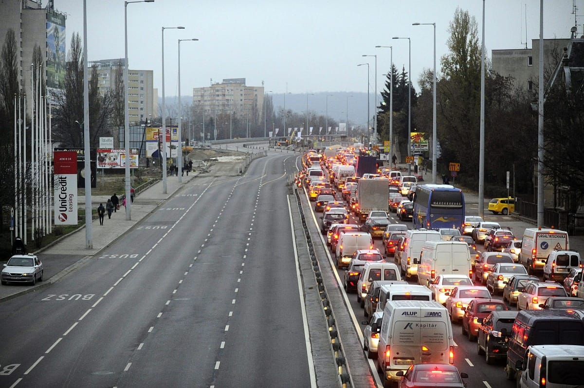 Lezárások lesznek az éjjel a Budaörsi úton