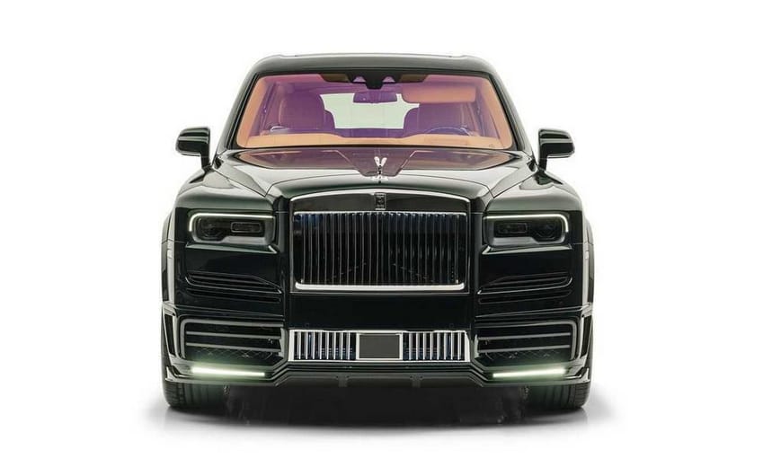 Világító hűtőrácsot kapott a hatalmas Rolls-Royce szabadidő-autó
