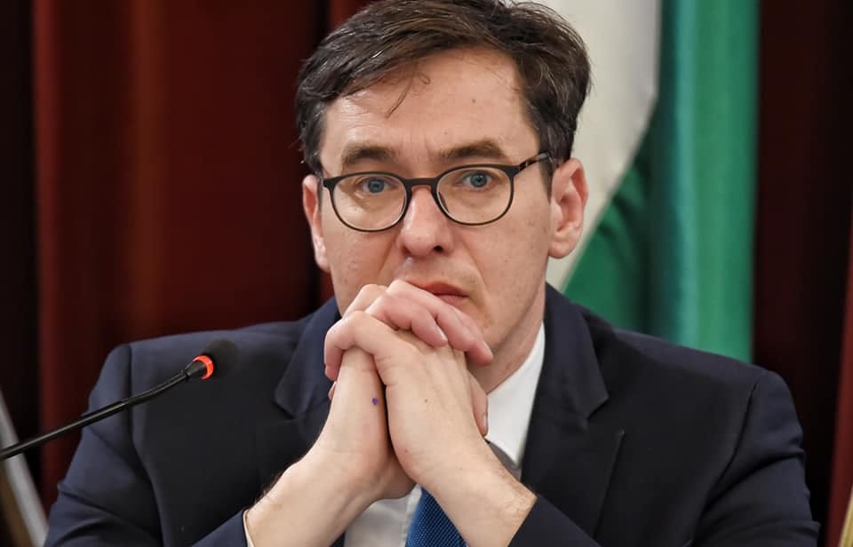 Budapest múzeumokat, könyvtárakat, színházakat és mozikat zár be