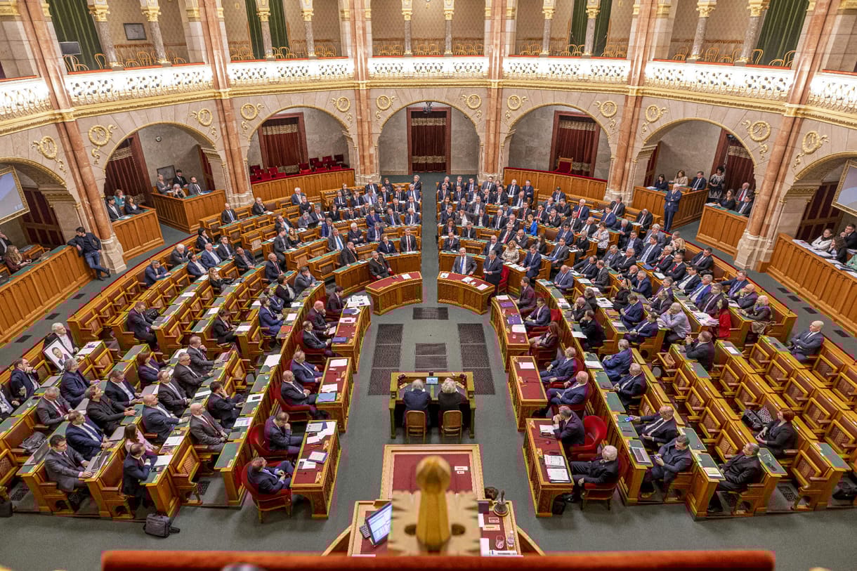 Az újabb, a migrációt és a „genderpropagandát” elutasító politikai nyilatkozatot csak KDNP-sek írták alá, a fideszesek elaludhattak