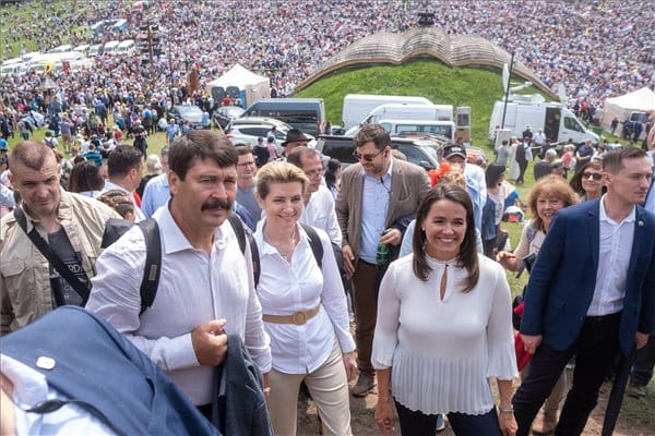 Értékvezérelt élet és nemzeti digitális tér Csíksomlyón
