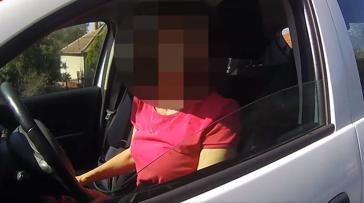Egymás után kapták ki a rendőrök a biztonsági övet nem használó autósokat – videó