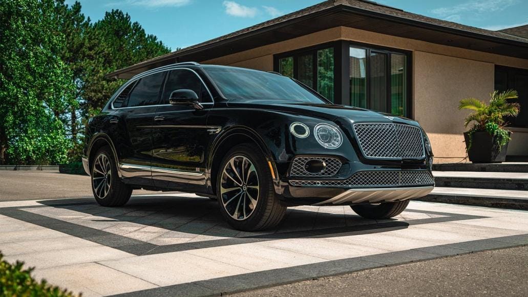 A Kalasnyikov is kevés ezzel a Bentley Bentaygával szemben