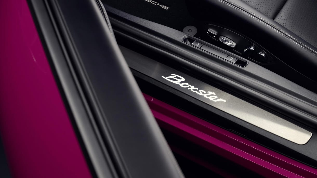 Még kamu kipufogó is került az első elektromos Porsche Boxster álcázott példányára