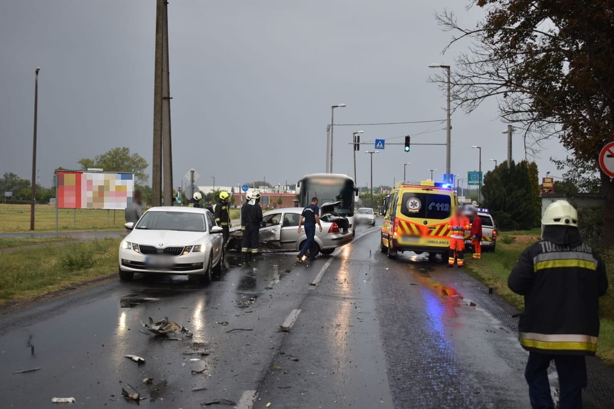 Ittasan találta telibe a távolsági buszt egy 20 éves sofőr Kecskeméten