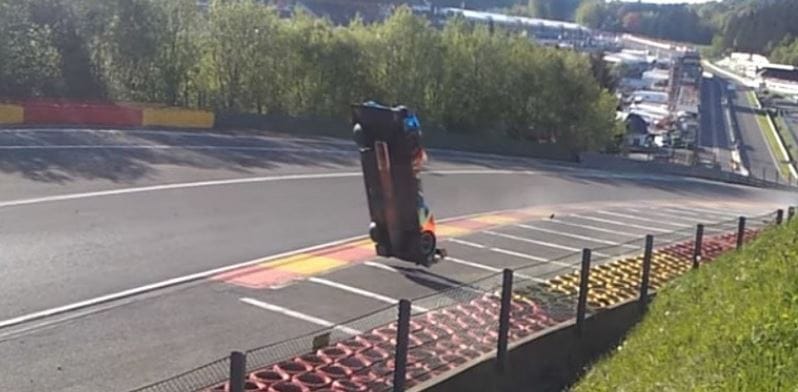 Néha létezik a repülő autó, csak ezt most pont senki nem akarta – videó