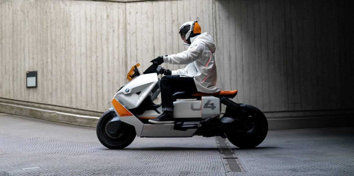 Szériaváltozatban is nagyon futurisztikus a BMW elektromos robogója