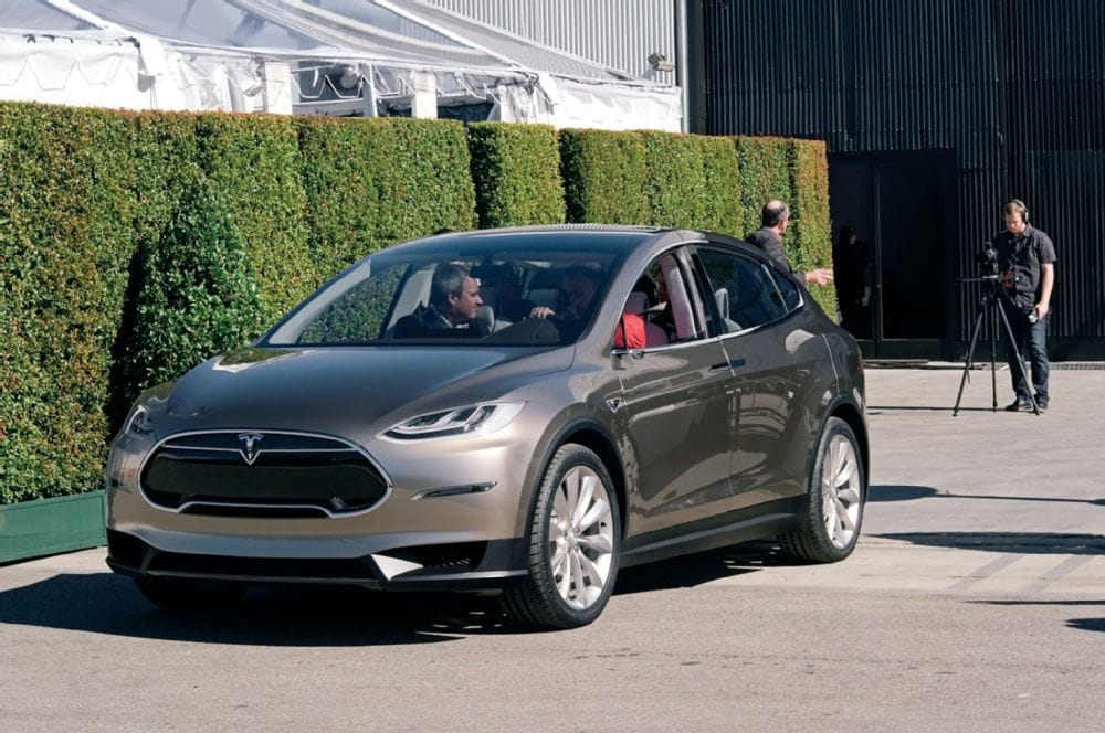 A Tesla jönne, de Szijjártóék nem tesznek érte semmit