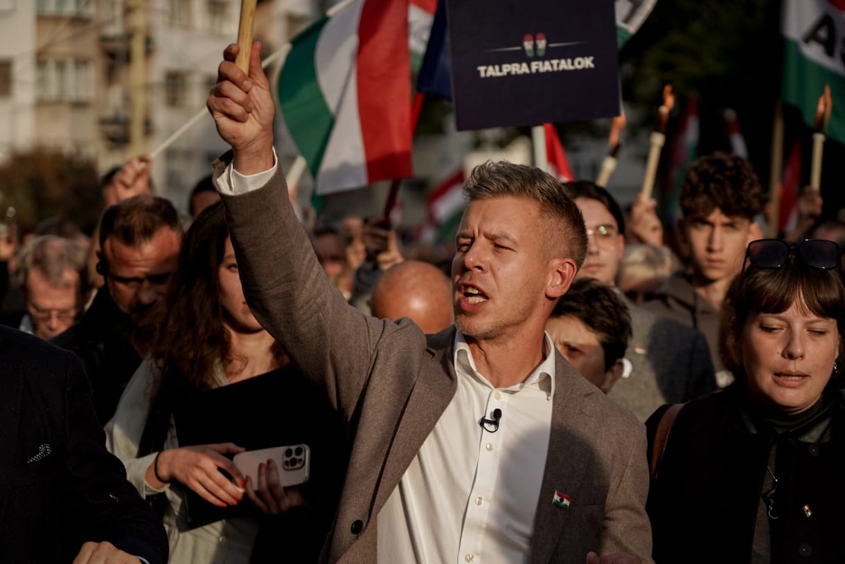 Újabb kutatócégnél előzte meg a Tisza a Fideszt