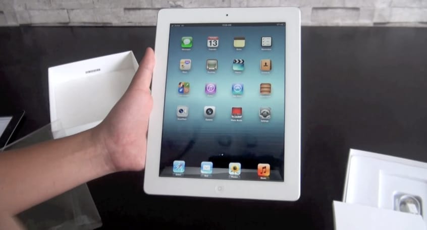 Új iPad: van, aki már kicsomagolta! [videó]
