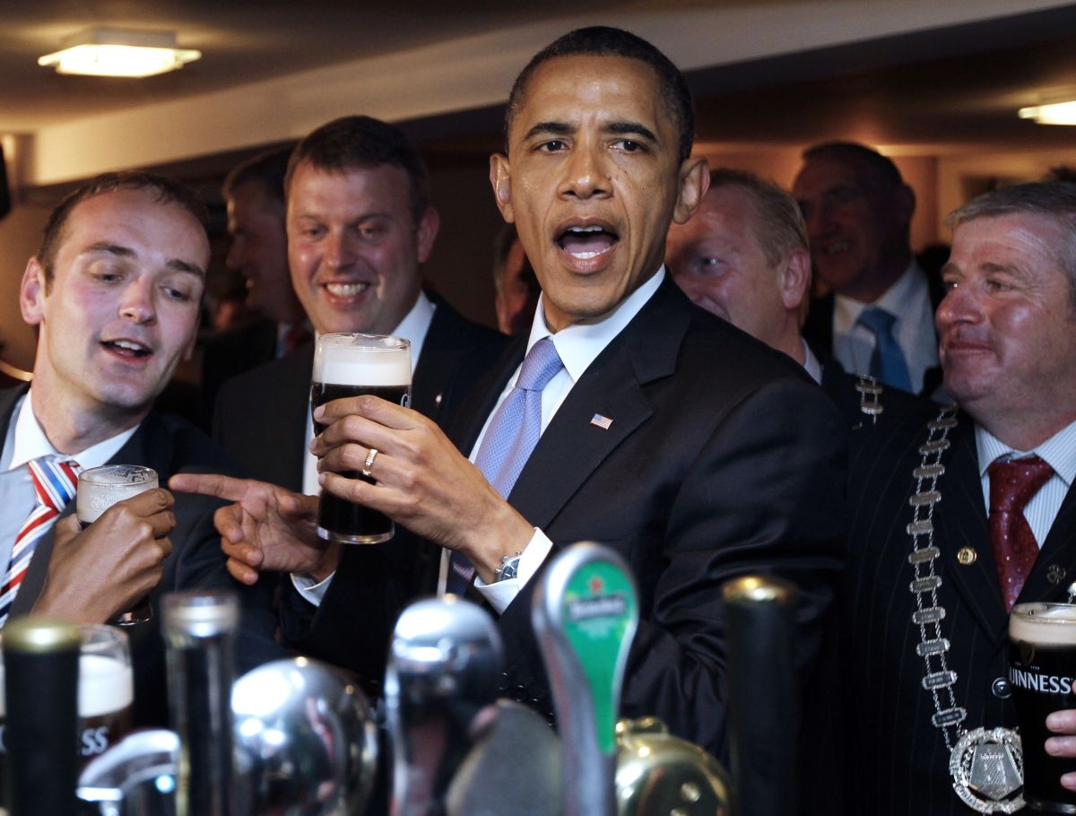 Így sörözik Obama Írországban - fotógaléria