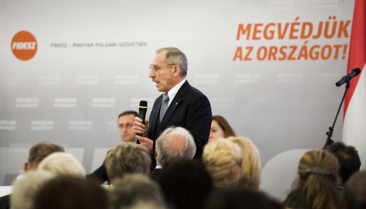 Visszavonulhat Pintér Sándor