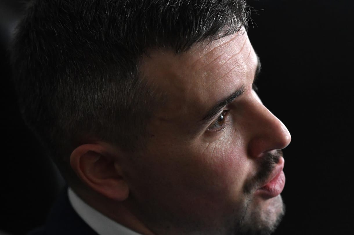 Új választás kiírását és a parlament feloszlatását követelte Jakab Péter
